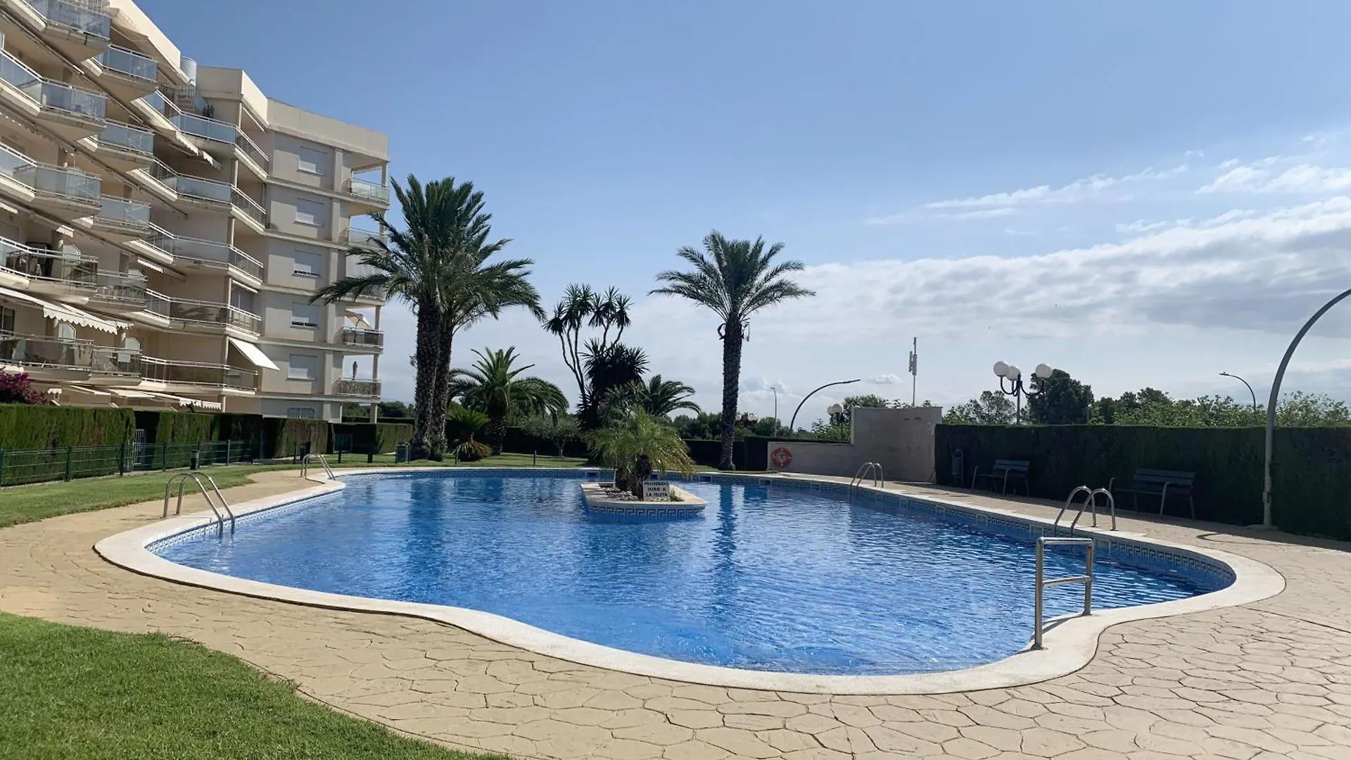 Room In Apartment - Apartment For 4-5 People 70 M From The Beach Miami Playa Guest house