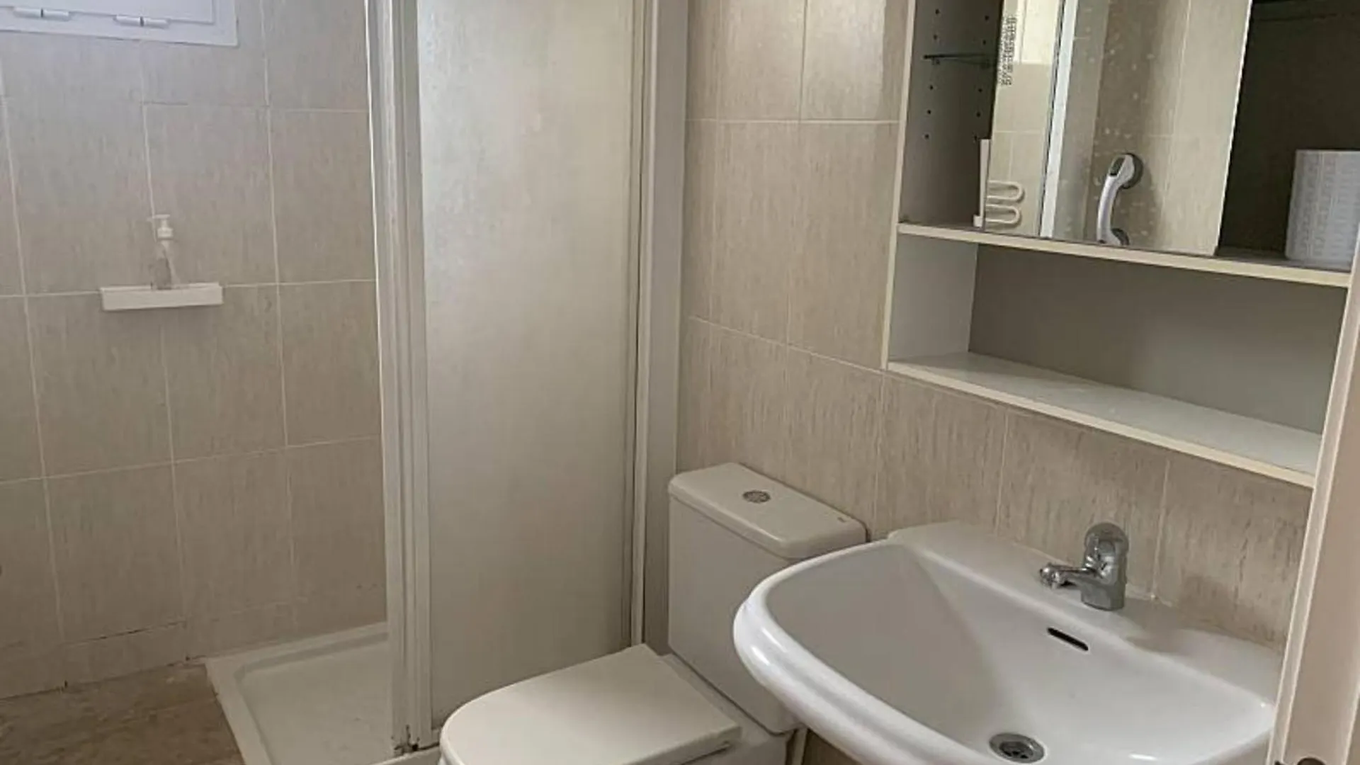 Guest house Room In Apartment - Apartment For 4-5 People 70 M From The Beach Miami Playa