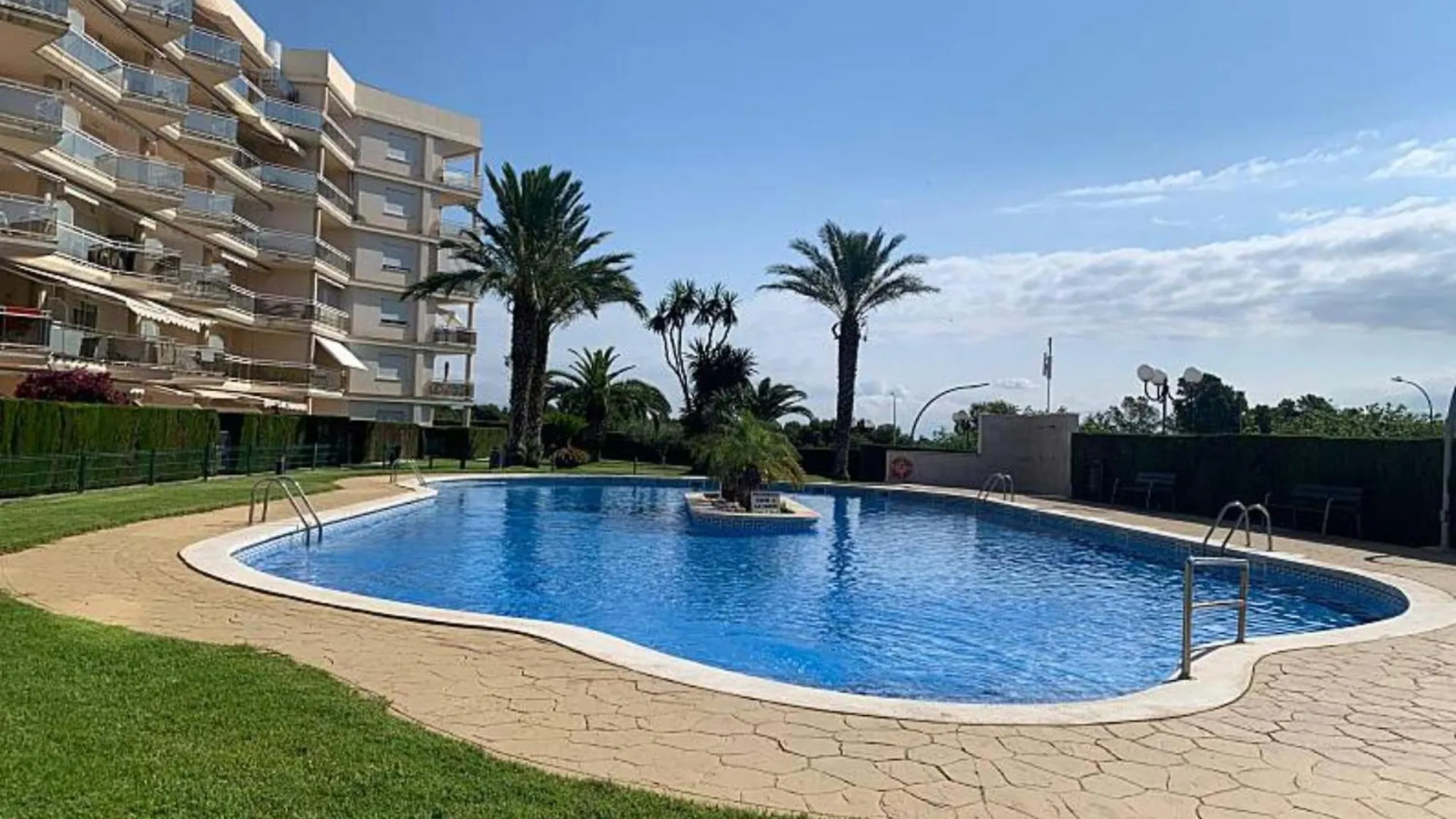 Room In Apartment - Apartment For 4-5 People 70 M From The Beach Miami Playa